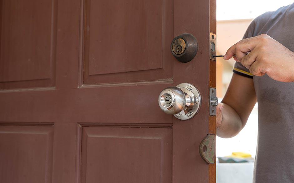 ouvrir une porte de garage basculante sans clef Mallemort