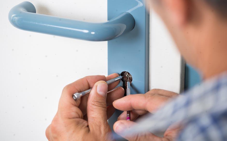 ouvrir une porte de garage basculante sans clef Mallemort