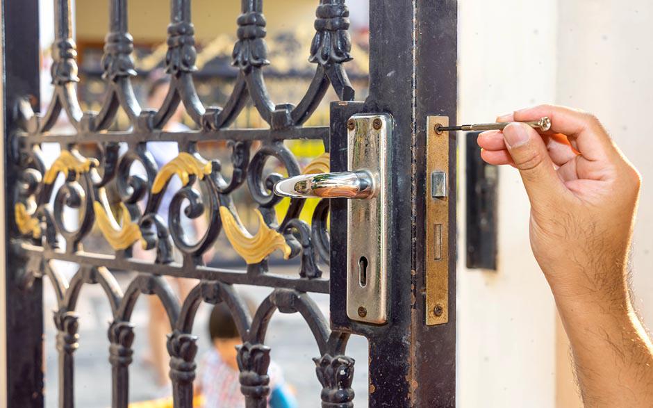ouvrir une porte de garage basculante sans clef Mallemort